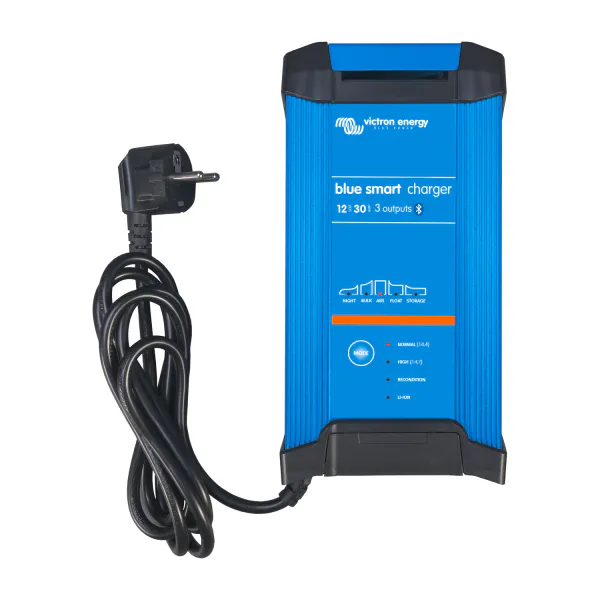 Hovedbilde Victron Blue Smart IP22 Batterilader 12V 30A 3-kanaler