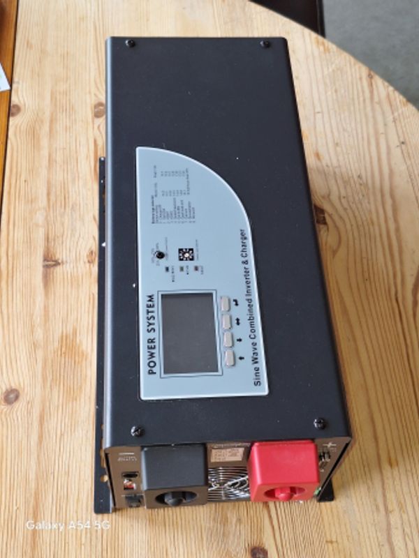 Kombinert Inverter 1kW og Batterilader